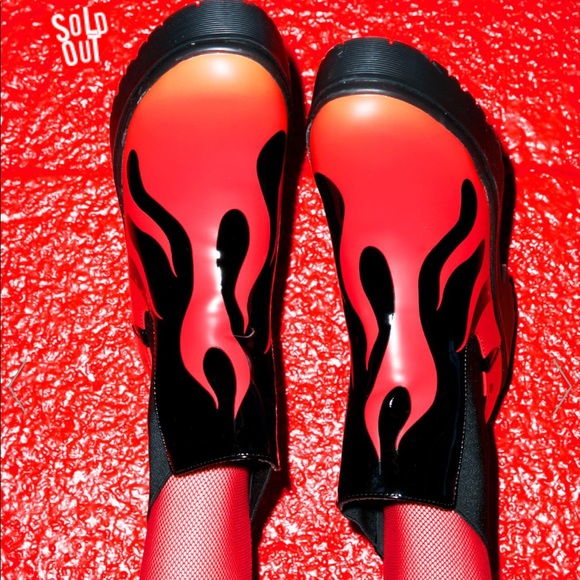 (SOLD) Fire Sign Boots - Picture 2 of 5